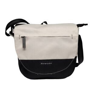 Sherpani Milli Mini Messenger Crossbody Black/Ivory